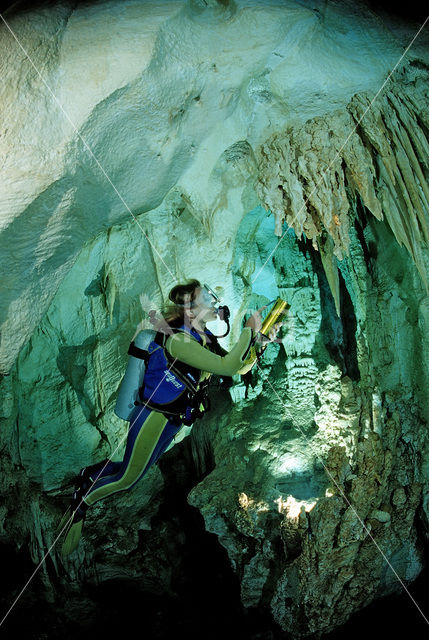 Cueva Taina