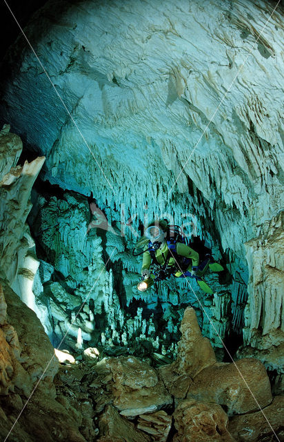 Cueva Taina