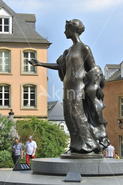 statue grand duchess Charlotte